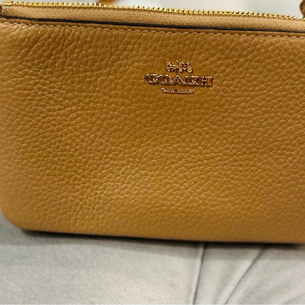 Coach Wristlet - Picture 3 of 7